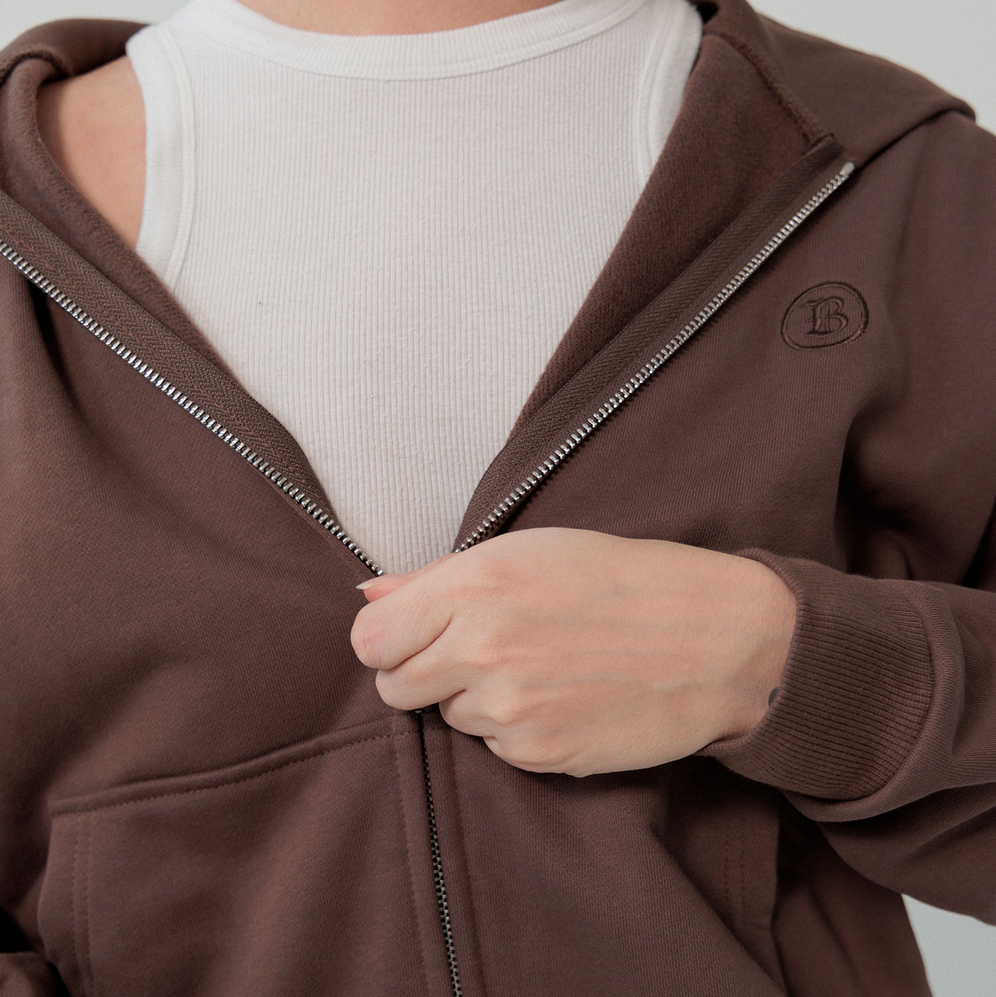 FOUNDATION ZIP UP - BROWN