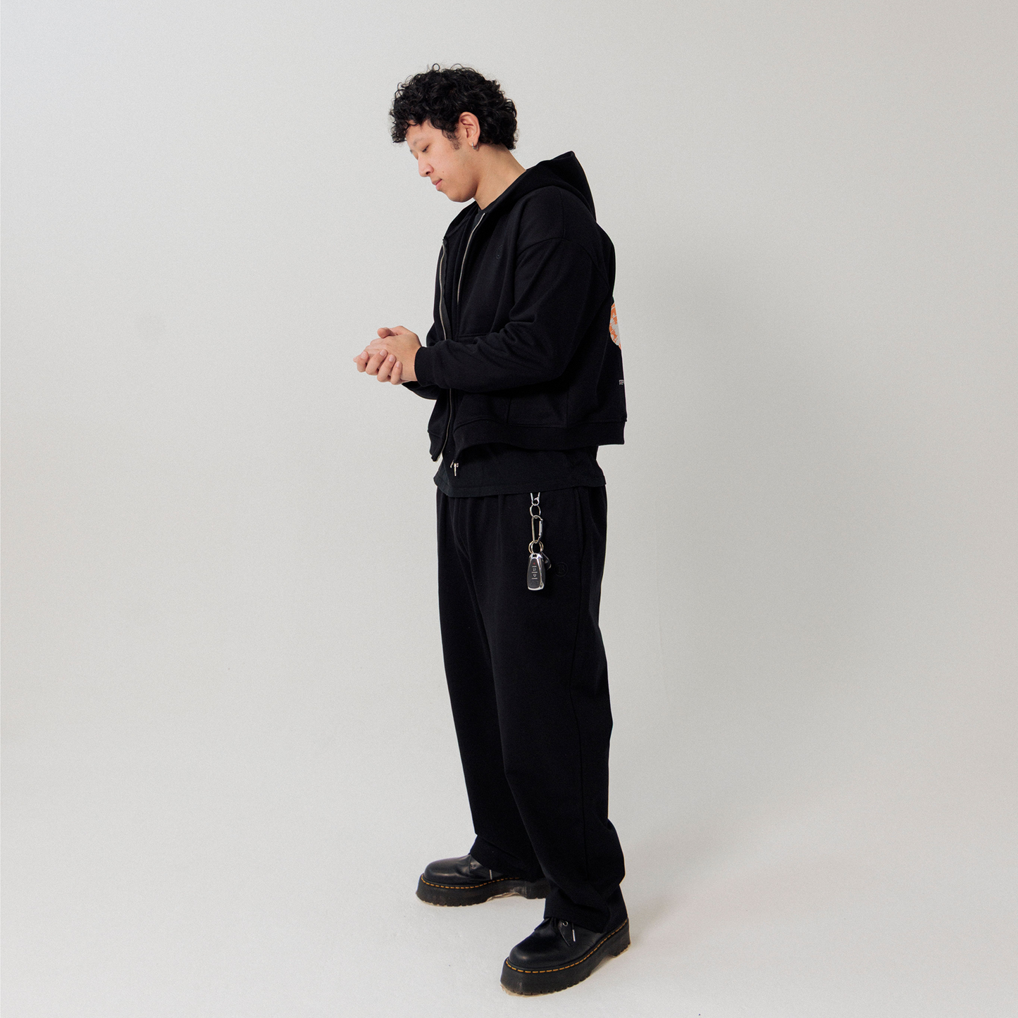 TRANSFORMATION ZIP UP - BLACK